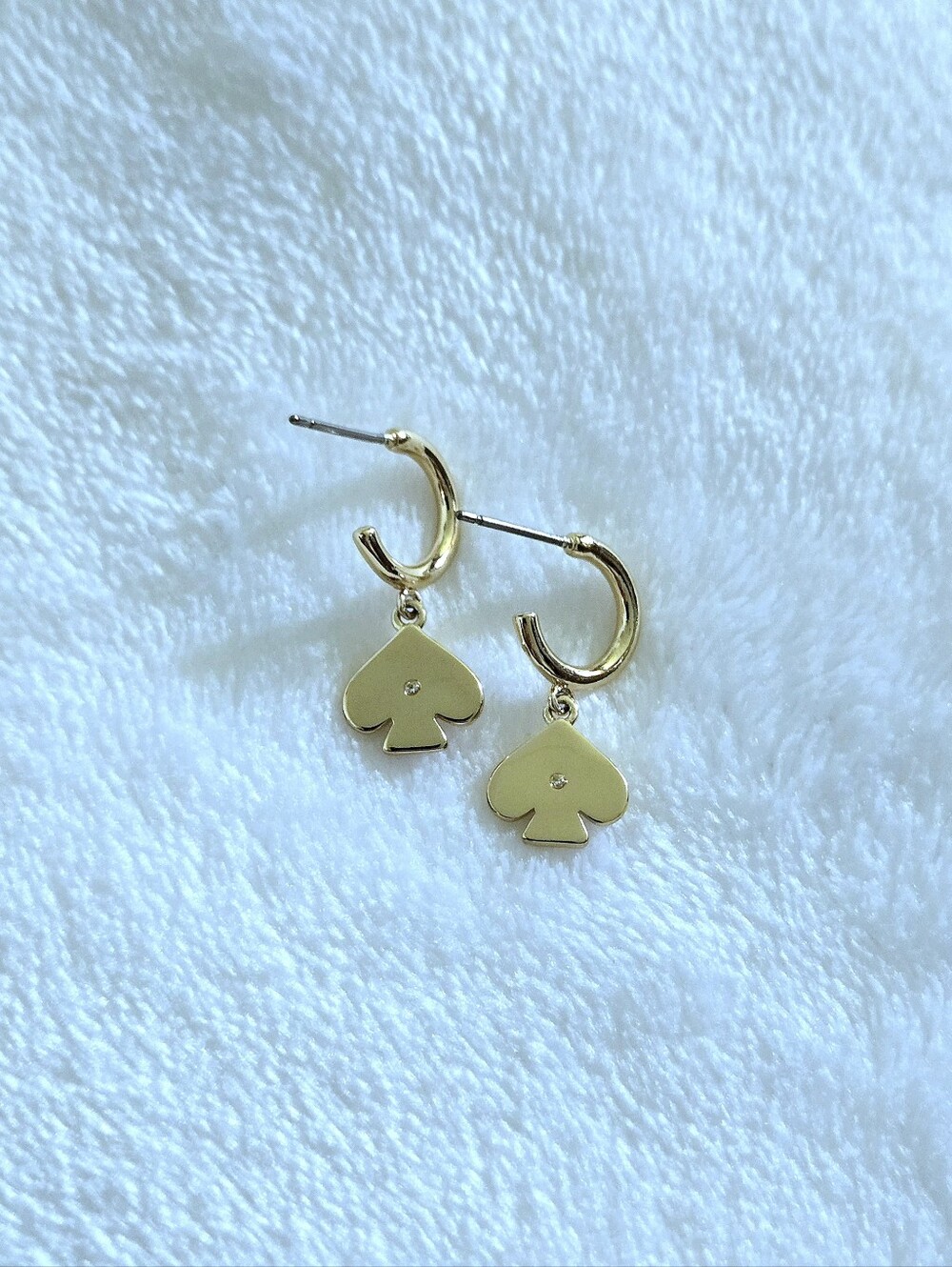 Kate Spade♠️ Gold💛 "Everyday Spade" Huggie🤗 Hoop Earrings - NIB - Picture 8 of 16